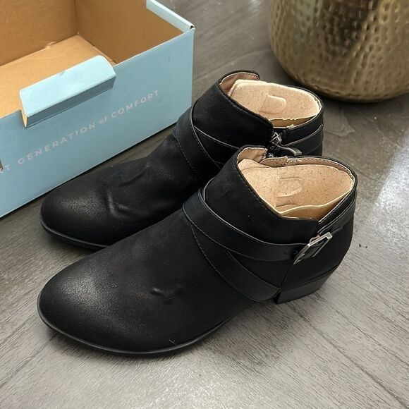 Ally Womens Cushioned Footbed Round Toe Ankle Boots (WIDE) - Picture 6 of 7